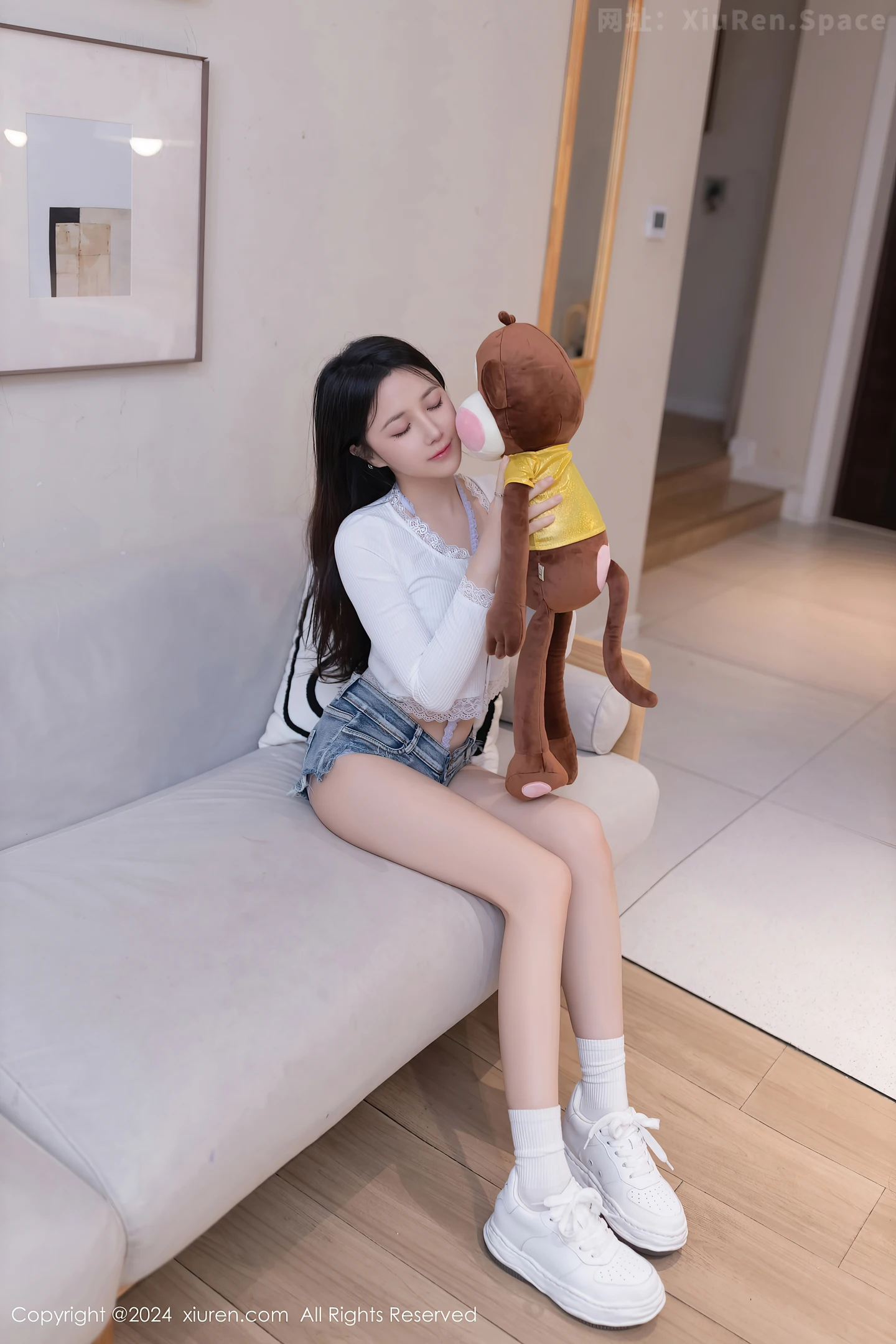 图片[3]-[XiuRen秀人网]VOL.8639 模特鱼子酱Fish性感白色短T配紫色情趣内衣秀曼妙身姿诱惑写真80P-秀人网官方网站